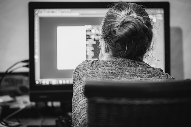 电脑上装Photoshop，一步步教你搞定Adobe Photoshop电脑版下载